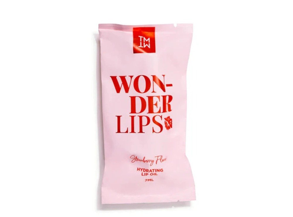 Wonder Lip Oil Glossy Hydration With Strawberry Flavor